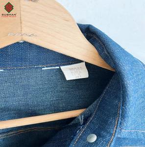 แจ็คเก็ตยีนส์ทรงทรัคเกอร์สีส้มแบบฟอกสีสไตล์ยุค 70s ยี่ห้อ Levis |   สไตล์วินเทจแบบไฮสตรีท |   ทุกฤดู - Product Image 4