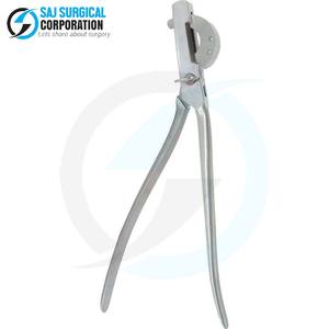 Emasculador antideslizante Mango antideslizante y diseño de mandíbula para un máximo control durante la castración del ganado - Product Image 1