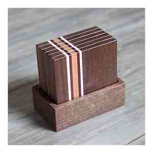 Alta demanda Posavasos de madera hechos a mano Nogal Sheeshm Madera Forma personalizada Exportador indio con alta calidad - Product Image 1