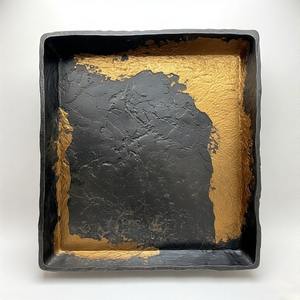 Plateau en aluminium rectangulaire EveningGlow avec design élégant finition très brillante et poignées moulées fonctionnelles parfaites pour les repas formels - Product Image 1