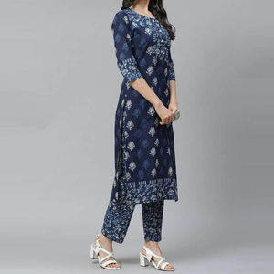 <b>Women's</b> Pure Warm Cotton Kurta Set <b>Trousers</b> Dupatta Printed Regular Khadar Winter 3-Piece Set <b>for</b> Parties Including <b>Silk</b> - Product Image 2