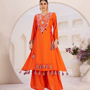 Ensemble élégant en cordon de rayonne avec miroir et glands brodés, design en dentelle fantaisie, palazzo cousu jusqu'à la taille 44 avec doublure micro-douce - Product Image 1