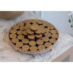 Plateau à chocolat en métal plaqué or de haute qualité Plateau de service au chocolat au design classique avec poignée pour bonbons Desserts et bonbons - Product Image 6