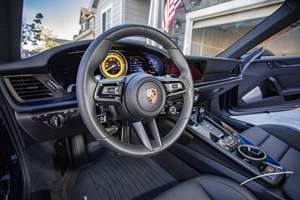 2023 911 Carrera T Coupé Twin-Turbo Flat-6, Bleu Gentian Métallisé, Non Modifié - Product Image 5