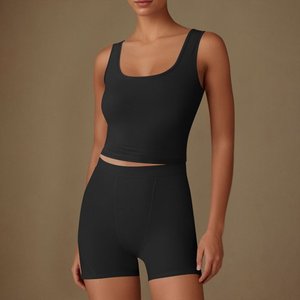 Ensemble Leggings courts + soutien-gorge de sport croisé Survêtement de gymnastique pour femmes - Product Image 4