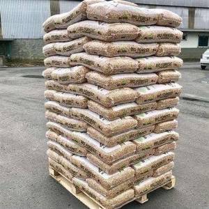 Pellet di Legno Naturale <span class=keywords><strong>in</strong></span> Blocchi per Riscaldamento su Pallet - Product Image 1