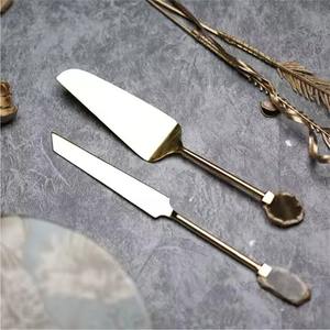 Juego de Servidores de Pastel Dorados Grabados, Herramientas para Pastel de Bodas para Fiestas de Cumpleaños - Product Image 6