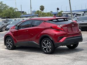 2018สำหรับ Toyota C-HRR XLE SUV รถออโต้ AWD พร้อมเครื่องยนต์เทอร์โบ4L หนังภายในมีไฟสีเข้มเลือกสี Porsche-made