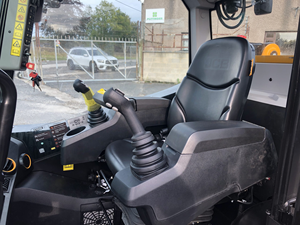 Chargeuse compacte multifonctionnelle JCB 1CXT 155 - Moteur et boîte de vitesses d'origine d'occasion de 49 CV avec pompe haute performance et pelle avant/arrière sur chenilles - Product Image 6