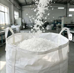 Flocons de bouteilles PET transparentes, granulés blancs, plastique recyclé, qualité de remplissage, qualité de moussage, haute pureté, faible teneur en humidité - Product Image 1