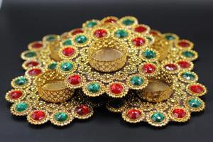 Portavelas de metal para velas de té, moderno y colorido, decoración del hogar, surtido de Diya, regalos para el festival Diwali, recuerdos, Rangoli para el suelo - Product Image 4