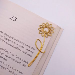 Marcador de metal fuerte con superficie lisa que garantiza que no se dañen las páginas del libro y proporciona un uso diario duradero - Product Image 1