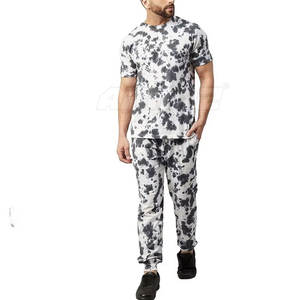 Ensemble assorti de survêtement d'été pour hommes à la mode avec t-shirt et bas de jogging hommes tenue d'été survêtement ensemble deux pièces - Product Image 1