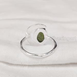 Bague pour femme en pierre brute, pierre précieuse péridot naturel, pierre de naissance d'août, croissant de lune, ajustable, en argent sterling 925 - Product Image 5
