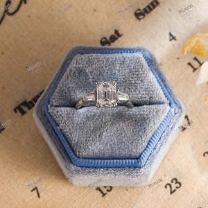 แหวนสัญญาที่ได้แรงบันดาลใจจากเสือหินโมอิสซาไนต์ทรงหนา8ง่ามเพื่อลุคสุดหรู - Product Image 1