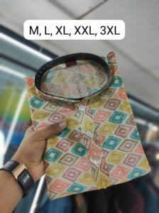 Collection Kurta en soie pure pour hommes Vêtements indiens et pakistanais formels et décontractés pour les fêtes et les vêtements de tous les jours - Product Image 5