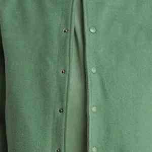 Chaqueta universitaria Letterman personalizada de béisbol de satén de poliéster/algodón con cuello levantado de invierno Unisex de talla grande - Product Image 4