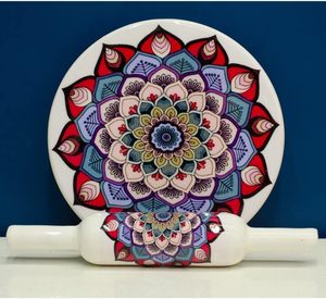 Fabricant de roti en bois brun de style floral, belan en bois avec impression émaillée, objet de collection indien, écologique, compatible micro-ondes et four - Product Image 4