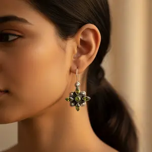 Pendientes de Plata 925 con Baño de Oro de 18K y Peridoto en Forma de Gota de Agua para Mujer, Uso Diario, Bodas y Fiestas - Product Image 1