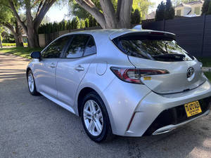 Voiture d'occasion de qualité et abordable, Toyota Corolla Hatchback SE 2019, conduite à gauche - Product Image 4