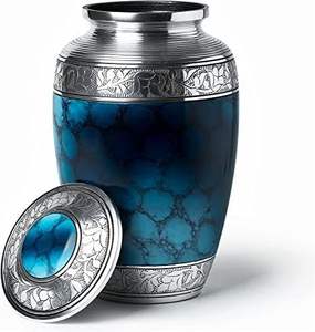 Urna clásica de cremación de metal hecha a mano con tallas tradicionales, perfecta para familias que valoran el patrimonio y la Cultura - Product Image 6