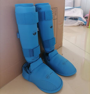 Protector de artes marciales OEM aprobado por WKF Karate SHIN INSTEP GUARD - Product Image 1