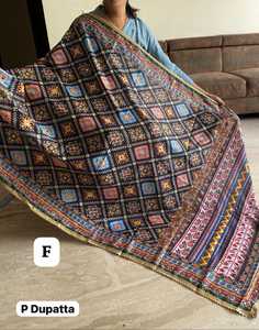 Vente chaude Chinon Soie Avec Impression Et Miroir Travail Dupatta Fabricant Et Fournisseur De Surat À Bon Marché - Product Image 4