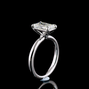 Bague de fiançailles solitaire en or 14 carats avec moissanite de luxe de 2,50 carats, forme radiant, bijoux de mariée intemporels, fabrication raffinée - Product Image 2
