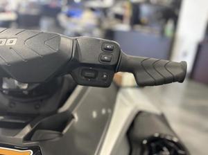 GRAN OFERTA Moto Acuática Sea-Doo GTX Limited 325 2026 Color Verde Metálico con Motor de 2 Tiempos, Aplicación Automática, 3 Asientos, 226-300HP - Product Image 5