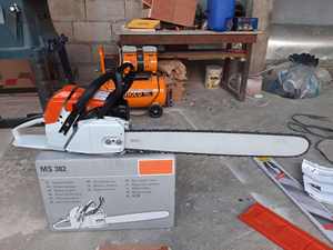 Motosierra Profesional HUSQ 272xp de 3.6KW y 72CC con Barra Guía de 24 Pulgadas para Cortar Madera - Product Image 3