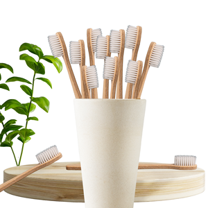 Brosse à dents Hippotanicals pour adultes avec manche en nylon souple - Biodégradable - Taille standard pour usage domestique - Product Image 2