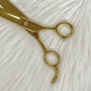 Tijeras de Lujo para Mascotas, de Acero Inoxidable Japonés Dorado, con Hojas Curvas y Mango Desplazado para Diestros, Uso Profesional en Salones - Product Image 3