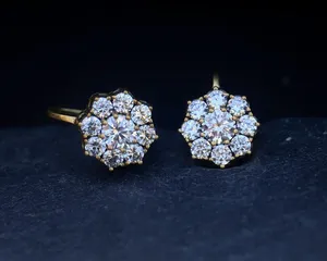 Pendientes de Aro Tishya con Diamantes de Plata de Ley 925 Chapados en Oro Vintage con Moissanita de Corte de 2 Quilates para Mujer - Boda/Aniversario/Fiesta - Product Image 4