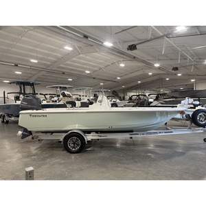 Barco de Pesca de Aluminio TideWater Boats 1910 BM 2026, Nuevo, de 4m, con Consola Central y Motor Fuera de Borda, para Deportes y Entretenimiento - Product Image 6