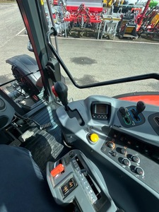 รถแทรกเตอร์ M6-121u คูโบต้า - Product Image 4