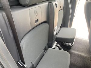 Nissan Frontier SV King Cab 4x4 2024 Limpia, Volante a la Izquierda - Product Image 4