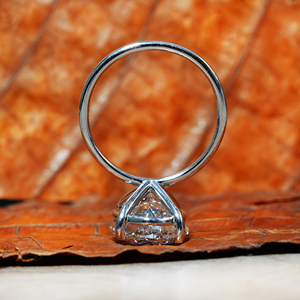 Bague de fiançailles pour femme en or blanc 14 carats avec diamant ovale de 4,8 carats cultivé en laboratoire, certifié IGI, clarté VS, diamant CVD, style bohème - Product Image 4