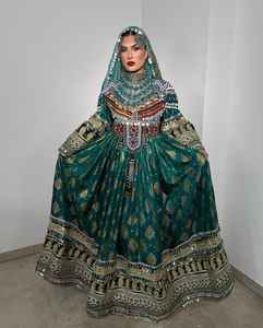 เดรสยาวถึงเข่าแบบดั้งเดิมดีไซน์ชุบทองด้วยกำมะหยี่ลูกไม้สีฟ้าแบบทันสมัย - Product Image 2