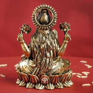 Murti de Latón Tradicional Hecho a Mano de Lakshmi Ji Sentada sobre Kamal, Diosa de la Riqueza, la Prosperidad y las Bendiciones para Diwali, para Hoteles - Product Image 4