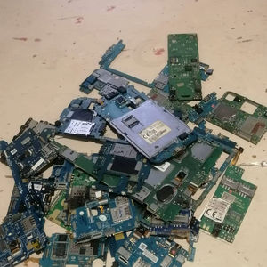 Placas de desecho de teléfonos celulares para recuperación de oro, plata, cobre y paladio - Product Image 1