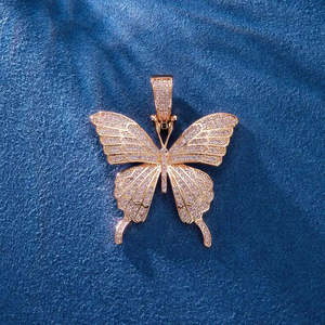 SHREYA DIAM Colgante de Mariposa en Oro Rosa con Micro Pavé y Corte Brillante, Lujo Hiphop, Plata 925, Perla de Agua Dulce, Para Fiesta y Uso Diario - Product Image 1