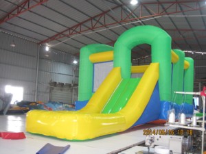 Toboggans aquatiques gonflables en nylon pour enfants, pour usage domestique, scolaire et résidentiel - pour glisse et sauts aquatiques - Product Image 2