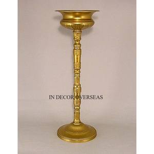 Tamaño y forma personalizados disponibles Jarrón de trompeta de metal de alta calidad chapado en oro de alta calidad Accesorios de decoración de boda - Product Image 1