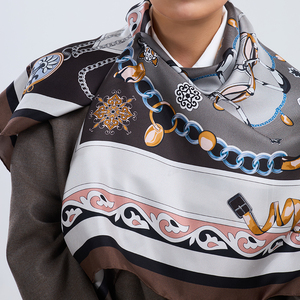 Foulard carré 100 % soie twill pour femme, bords roulés à la main, motif équestre de luxe avec boucle de ceinture, toutes saisons - Product Image 2