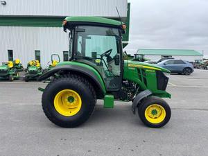 Tractor Utilitario Compacto John Deere 4066R 2025, Motor Personalizable, Caja de Cambios y Bomba de Grado Industrial Incluidas, Alemania - Product Image 4