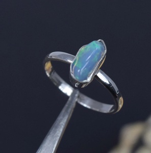 Elegante anillo de ópalo de Plata de Ley 925 ópalo etíope en bruto natural como piedra principal joyería de piedra natal de octubre - Product Image 2