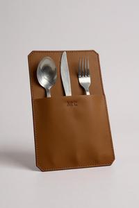 ที่ใส่ช้อนส้อมหนังอย่างดี ทนทาน มีสไตล์ กันน้ำ กันกระแทก เหมาะสำหรับการเดินทาง รับประทานอาหาร และใช้งานกลางแจ้ง - Product Image 2