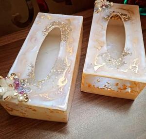 Boîte à mouchoirs en résine de qualité supérieure avec un beau design imprimé, parfaite pour la salle à manger et la chambre à coucher à vendre - Product Image 4