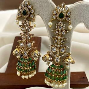 Boucles d'oreilles exclusives de la meilleure qualité plaquées or, style traditionnel avec pierres, pour mariage et festivals, collections pour femmes et filles - Product Image 2