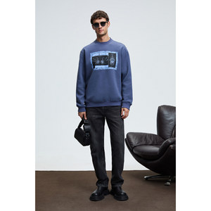 Sudadera <span class=keywords><strong>LUCIAN</strong></span> para Hombre, Corte Regular, Cuello Redondo, con Estampado en el Pecho y la Espalda - Product Image 4